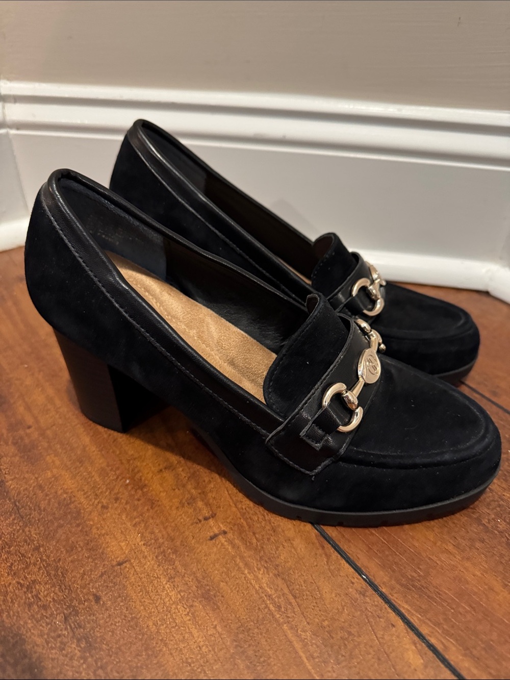Giani Bernini Black Heels with Gold Chain Accent